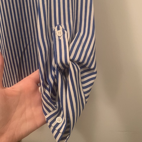 Joie blouse. 100% silk. Button down. Tie bottom. - Picture 3 of 5